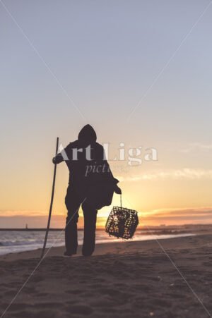 Fisherman at sunset - Art Liga Pictures